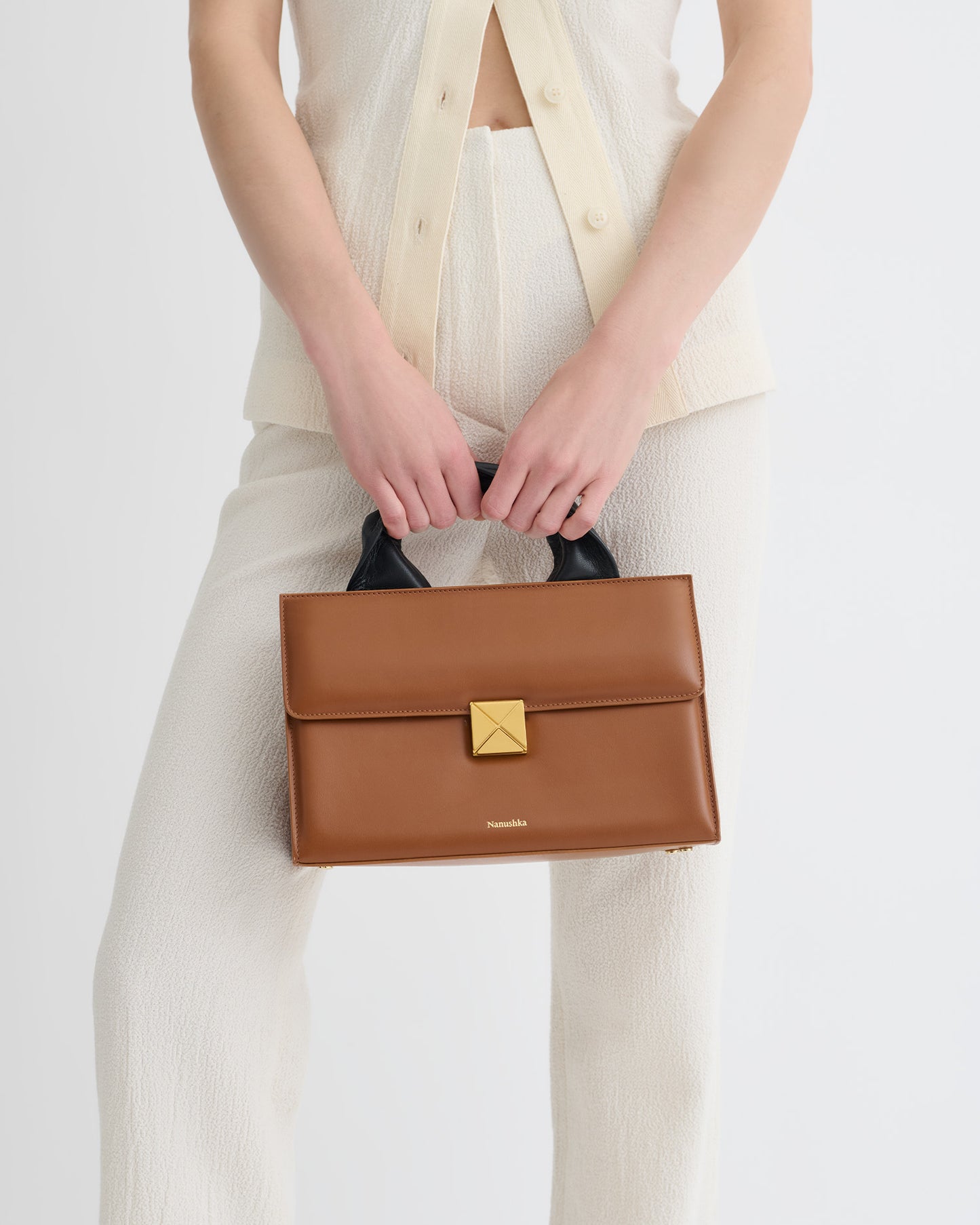 The SANDI Lock - Top Handle Bag - Tan