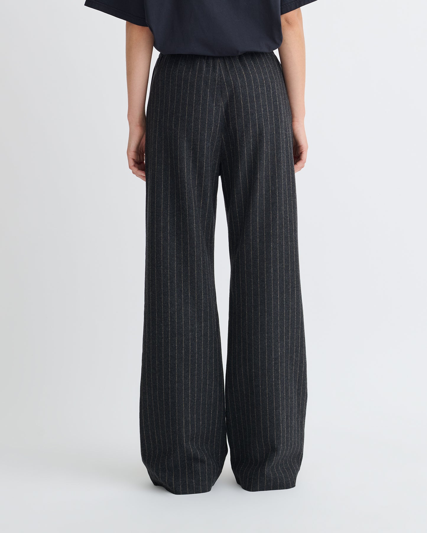 Arvenn - Pinstripe Wool Pants - Black/Grey