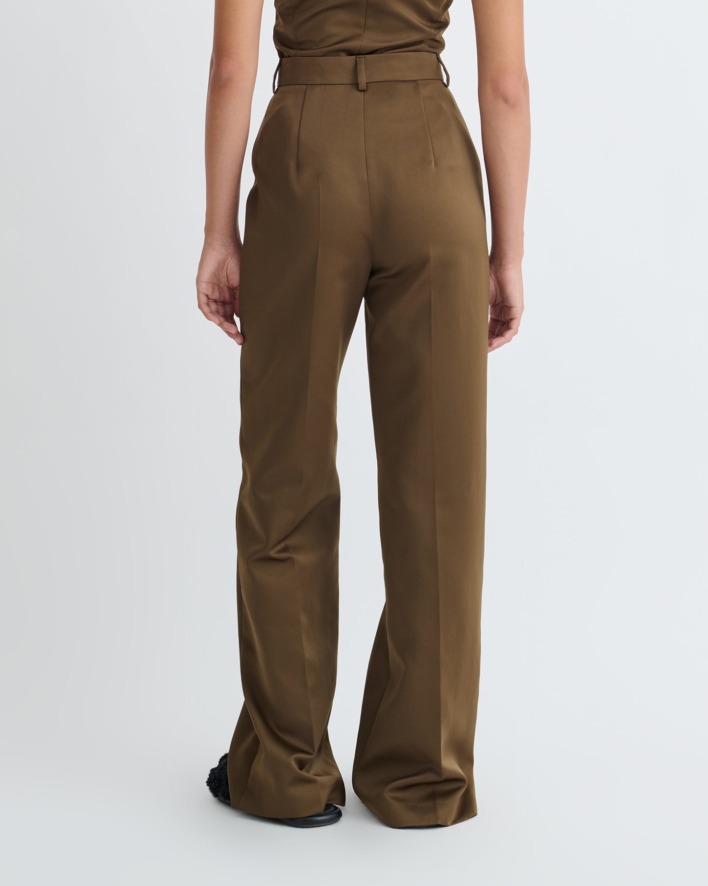 Franny - Structured Satin Pants - Wood