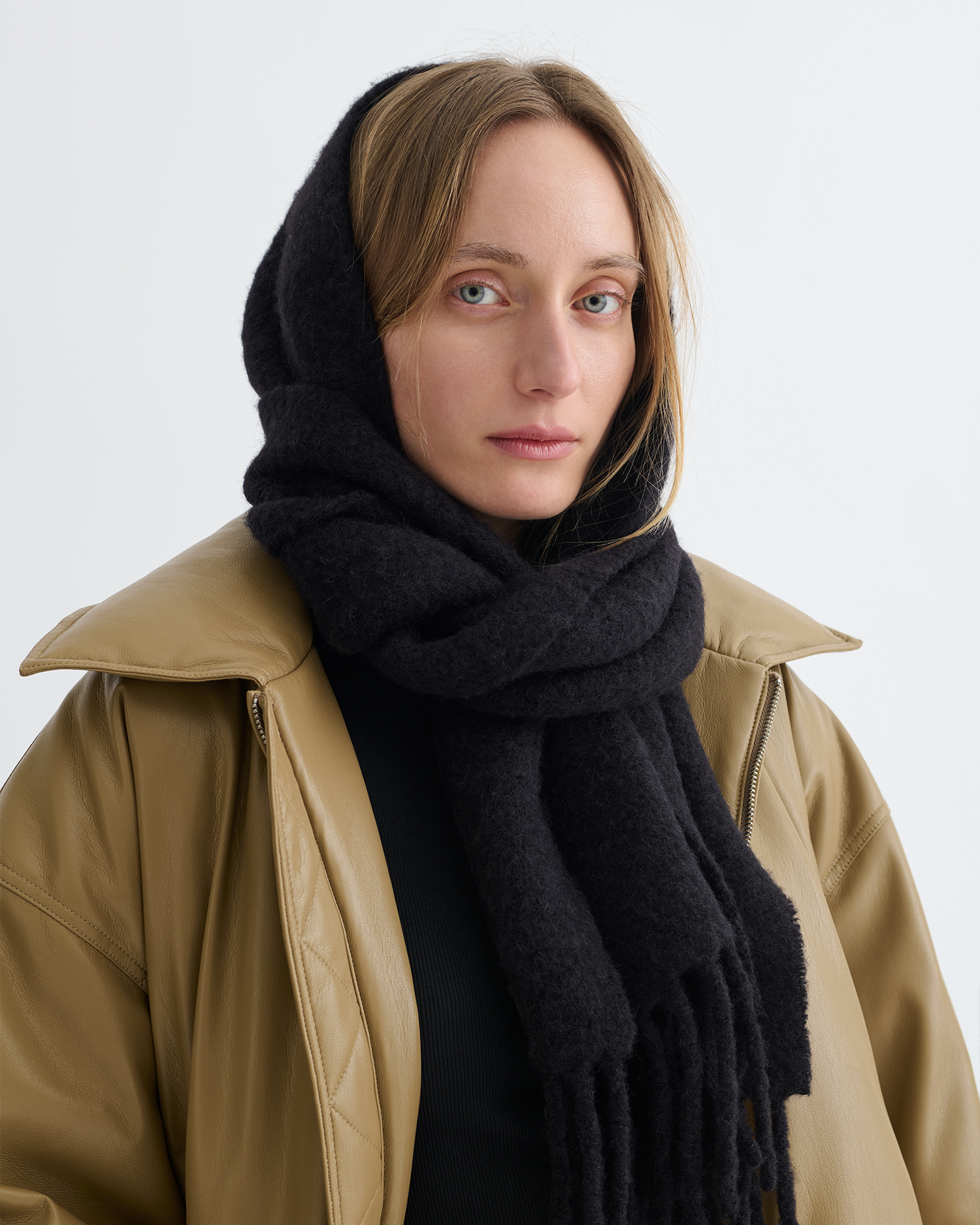 Fluff - Narrow Fringe Scarf - Black