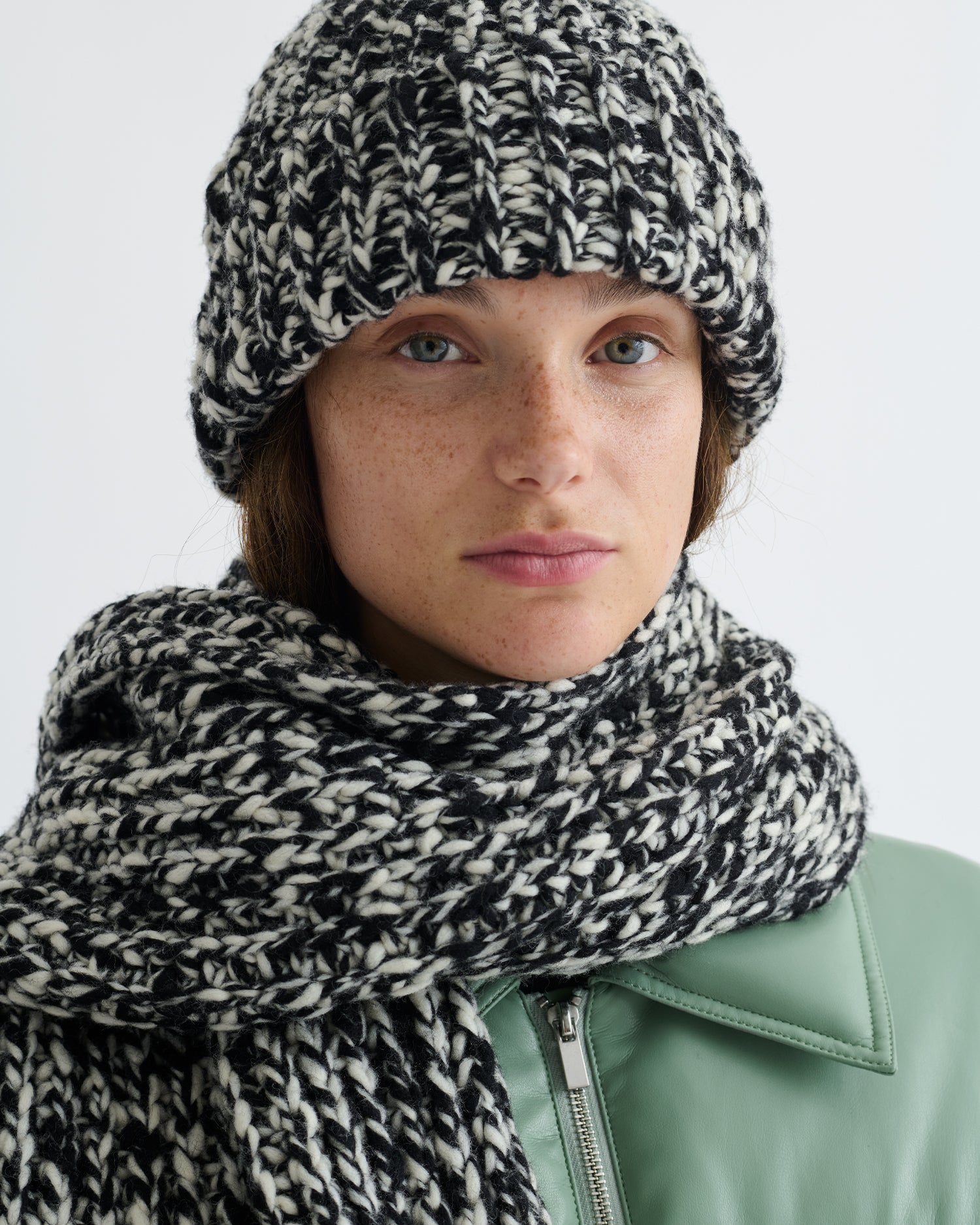 Lance - Mouline Slub Wool Scarf - Black/White