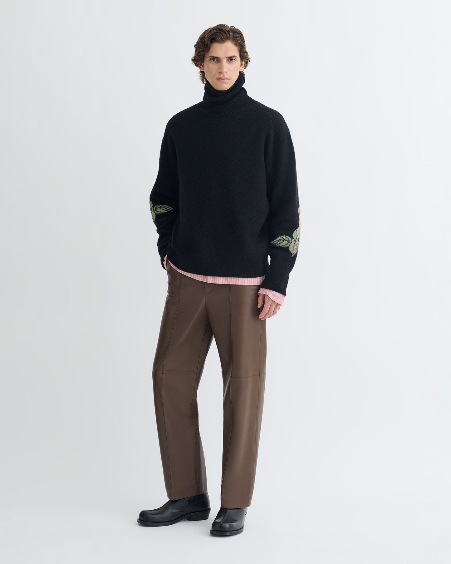 Frannie - Turtleneck Sweater - Black/Roses
