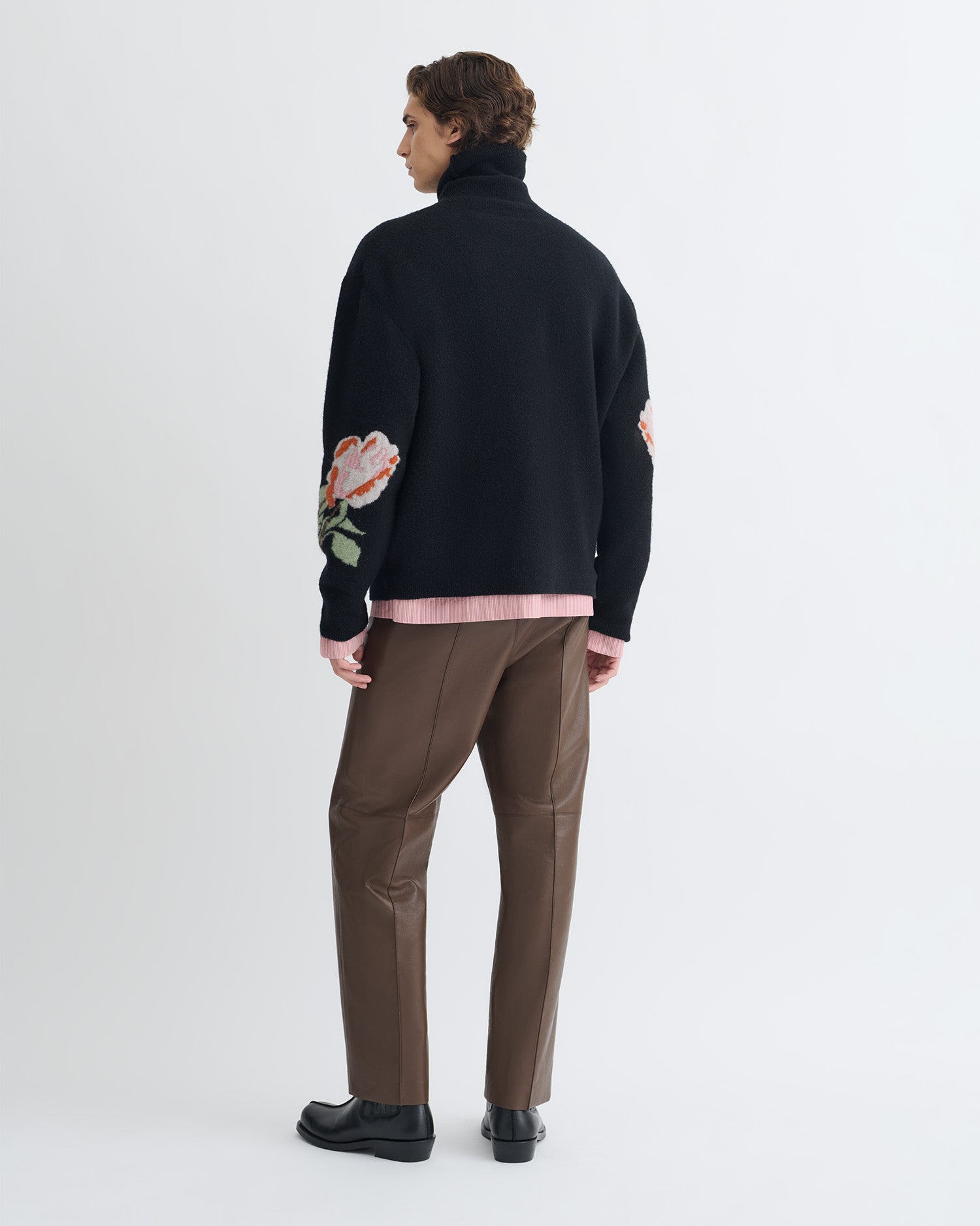 Frannie - Turtleneck Sweater - Black/Roses – Nanushka