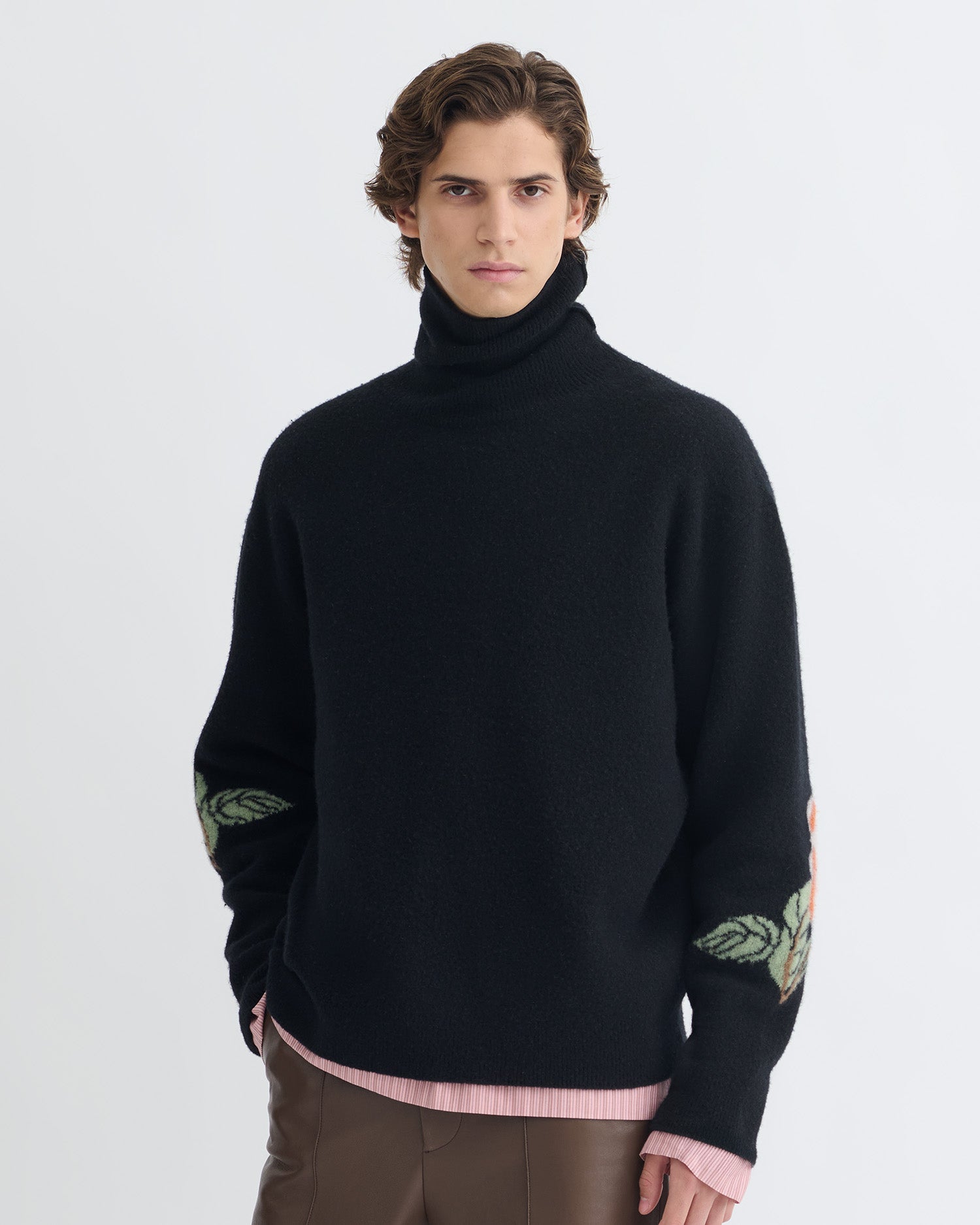 Frannie - Turtleneck Sweater - Black/Roses