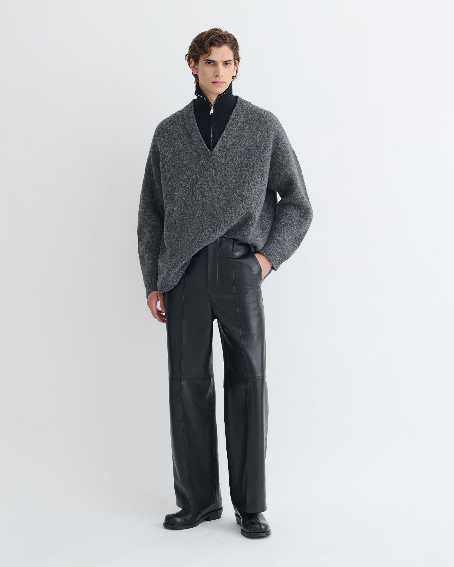 Kylen - Contrast Brushed Merino Sweater - Charcoal/Black – Nanushka
