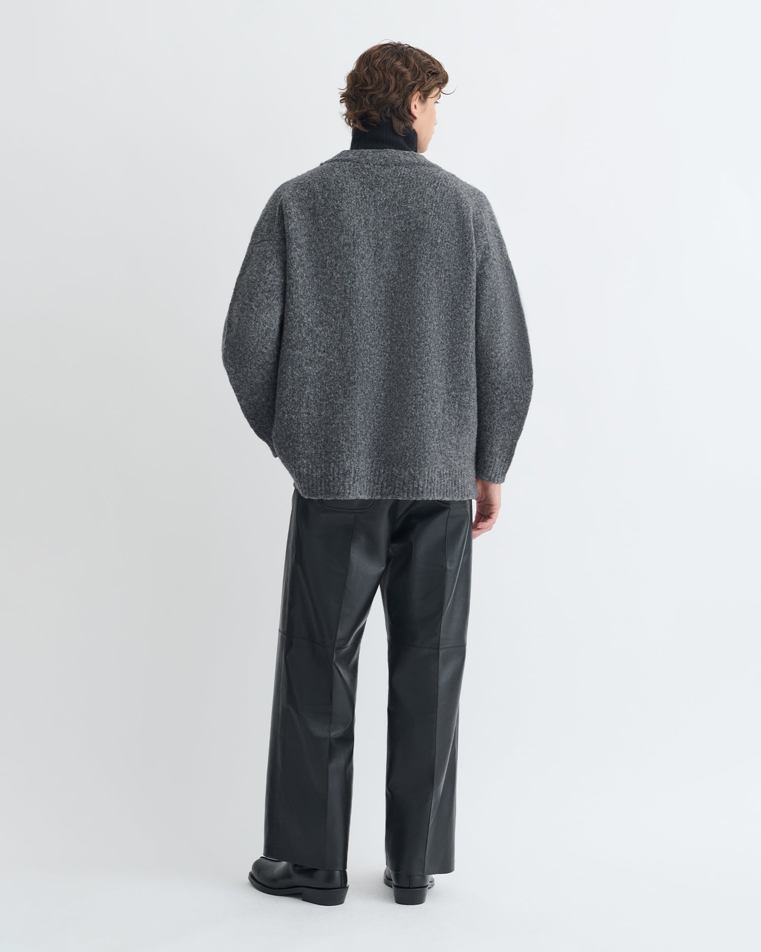 Kylen - Contrast Brushed Merino Sweater - Charcoal/Black – Nanushka