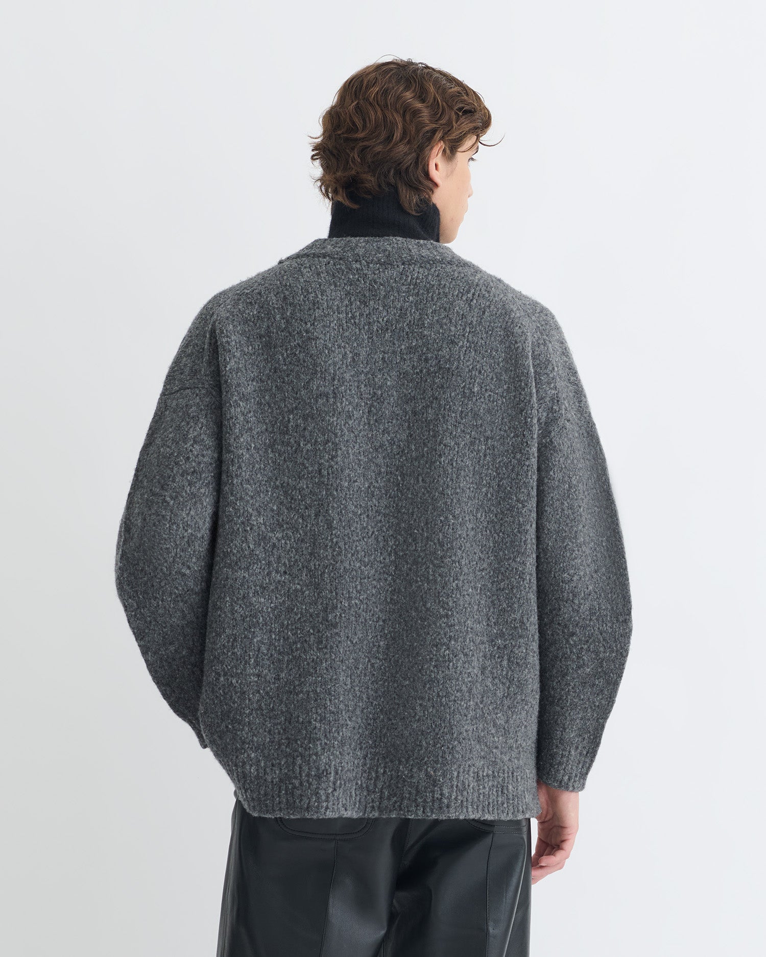 Kylen - Contrast Brushed Merino Sweater - Charcoal/Black – Nanushka
