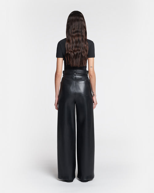 Axton   cropped t shirt   black