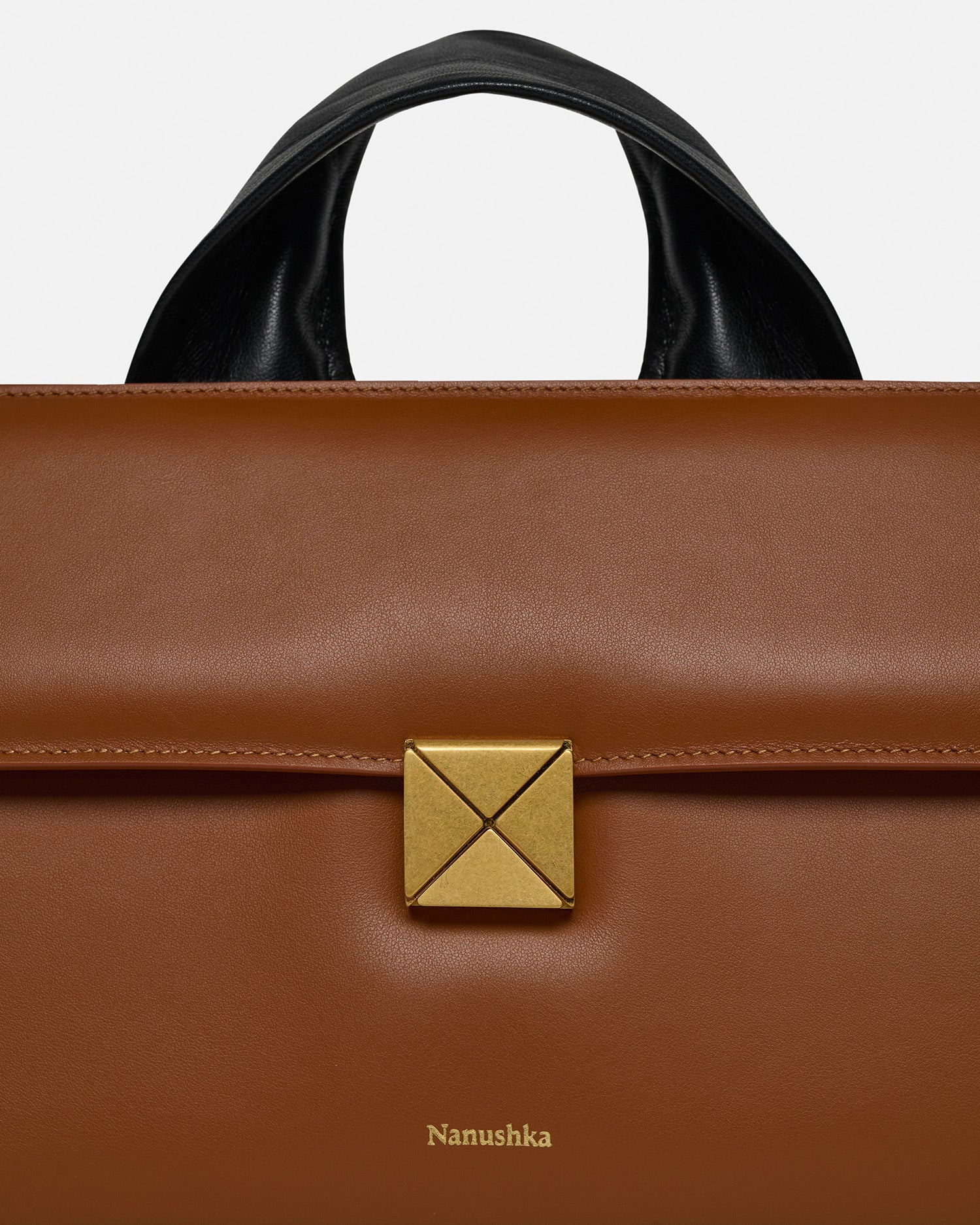 The SANDI Lock - Top Handle Bag - Tan