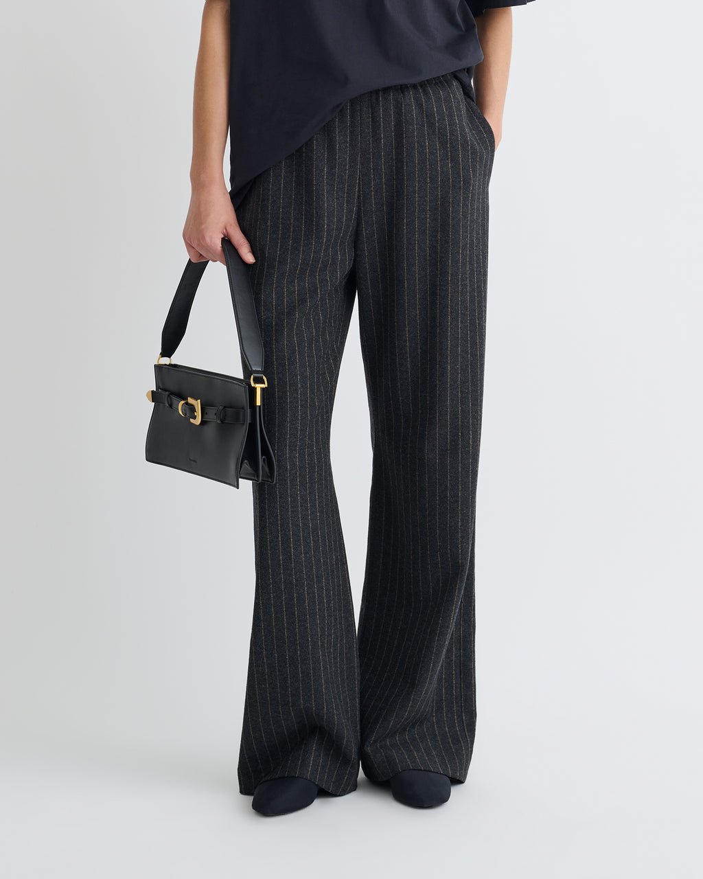 Arvenn - Pinstripe Wool Pants - Black/Grey