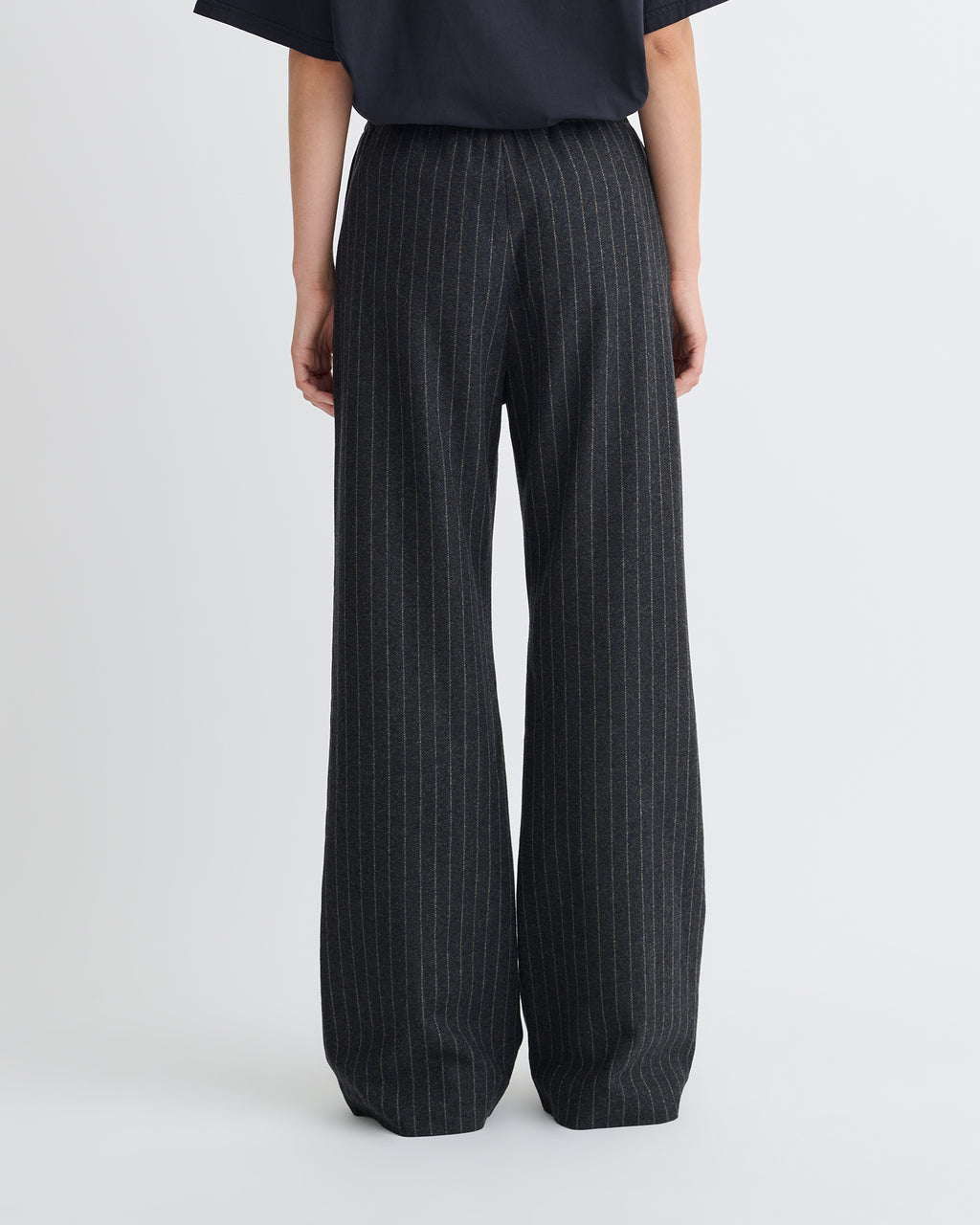 Arvenn - Pinstripe Wool Pants - Black/Grey