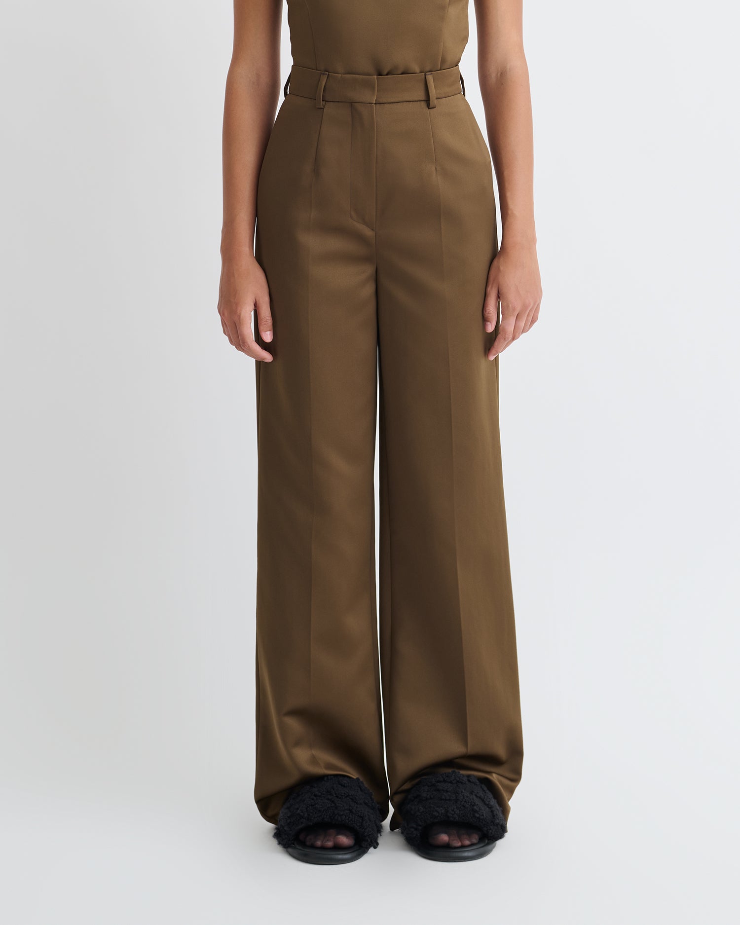 Franny - Structured Satin Pants - Wood