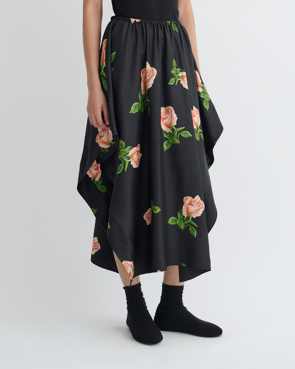Ilariah - Printed Silk Twill Midi Skirt - Off Black/Roses – Nanushka Ilariah - Printed Silk Twill Midi Skirt - Off Black/Roses – Nanushka