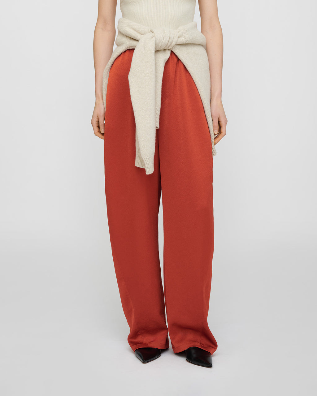 Zoela - Crisp Satin Pants - Rouge