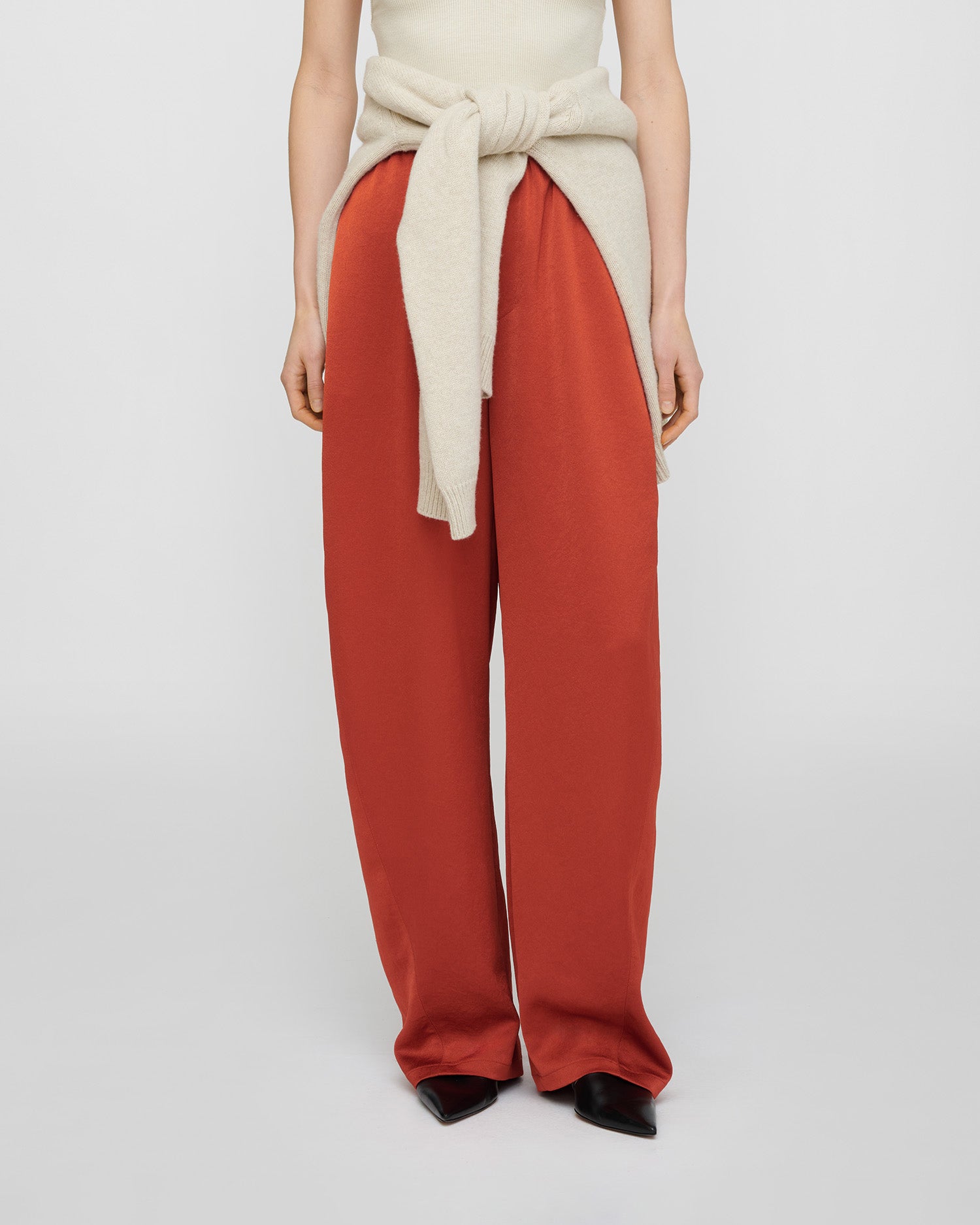 Zoela - Crisp Satin Pants - Rouge