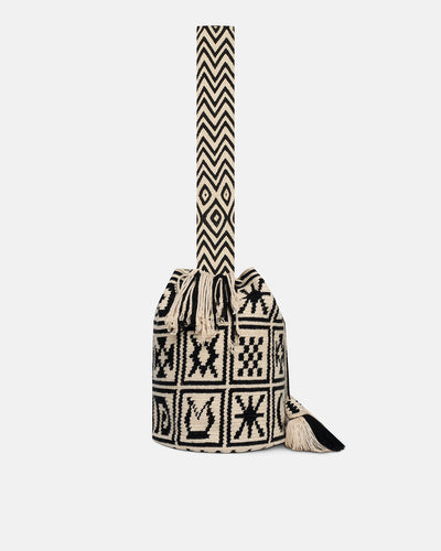 Wayuu Symbol - Crocheted Bucket Bag - Kopjafa Black/Creme